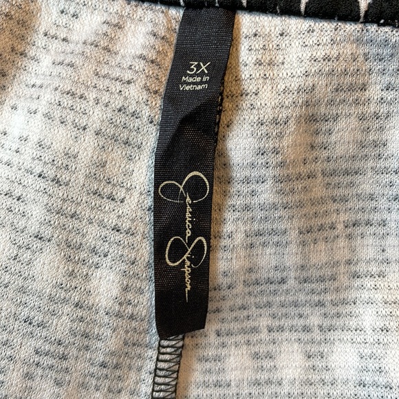 jessica simpson b&w shorts - Picture 5 of 6